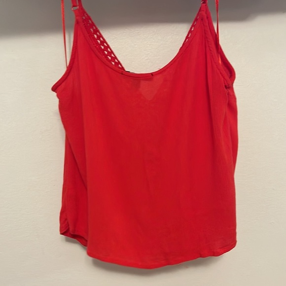 Red basic crop top!❤️✨ - Picture 3 of 5